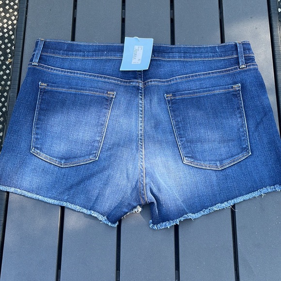 NWT FRAME Denim Le Cutoff Shorts in Williams - Picture 4 of 5